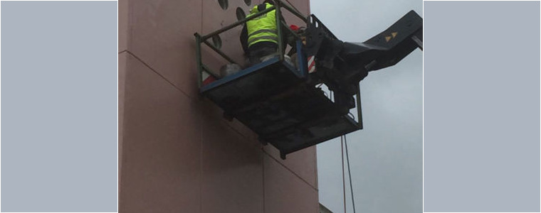 Kernbohrungen (Eckbohrungen) in 10m Arbeitshöhe für Fensterausschnitt Kernbohrungen (Eckbohrungen) in 10m Arbeitshöhe für Fensterausschnitt