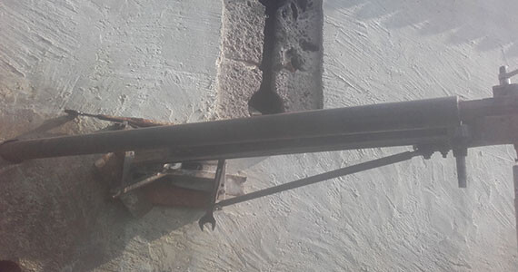 Schräge Kernbohrung 6 Meter tief in alte Kirchenmauer Schräge Kernbohrung 6 Meter tief in alte Kirchenmauer