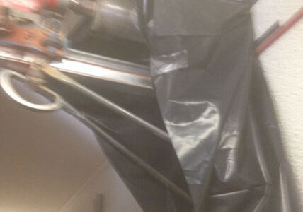 Kernbohrung in einem Hotel Gang inkl. Spritzschutz Kernbohrung in einem Hotel Gang inkl. Spritzschutz