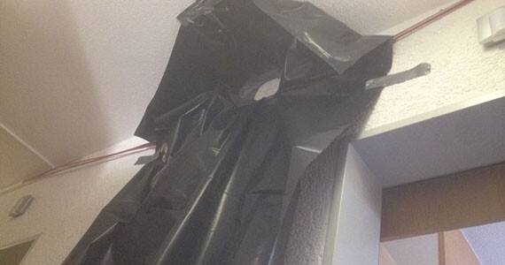 Kernbohrung in einem Hotel Gang inkl. Spritzschutz Kernbohrung in einem Hotel Gang inkl. Spritzschutz